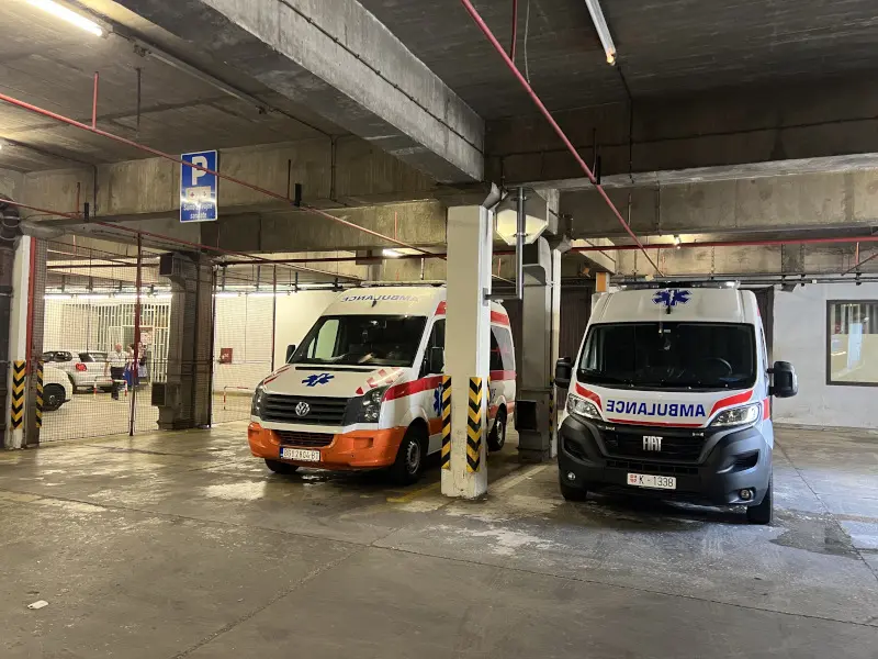 Sanitetsko vozilo u prevozu pacijenta
